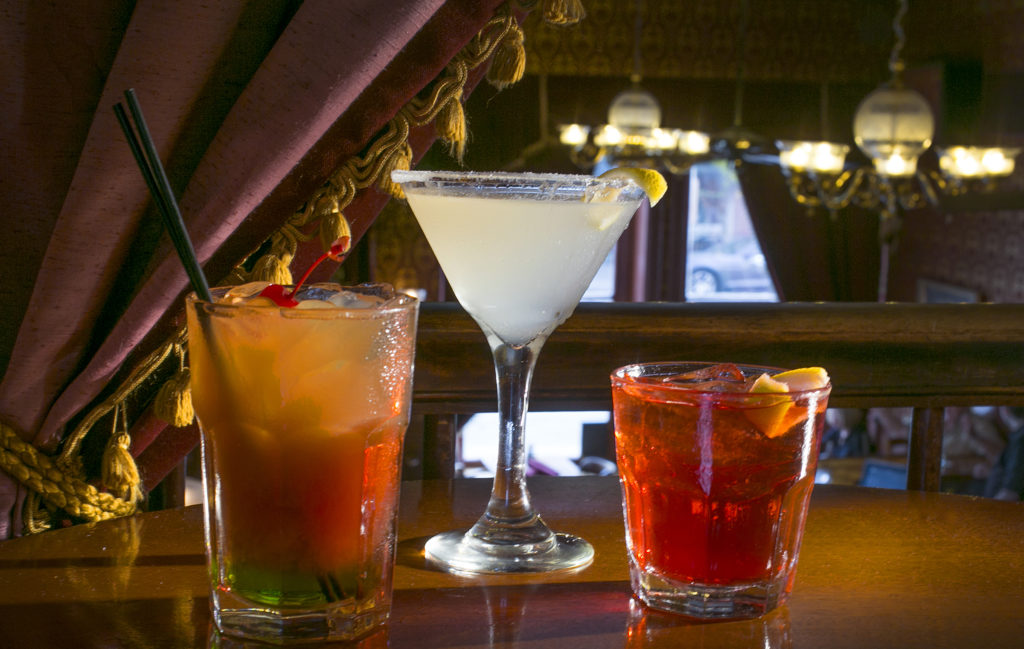 StraterHappyHourDrinksDiamondBelle